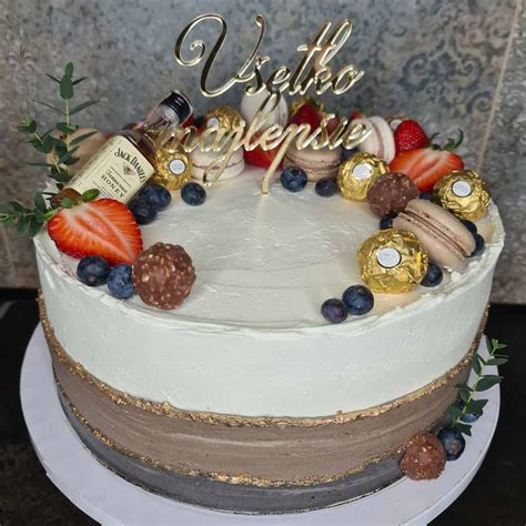 Ozdobená torta tri čokolády