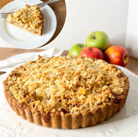 Apple tart with crumble topping