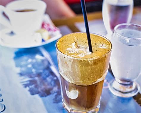 Infografika: Rozdiel medzi ľadovou kávou a cold brew