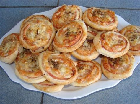 Pizza slimáčiky s rôznymi prísadami