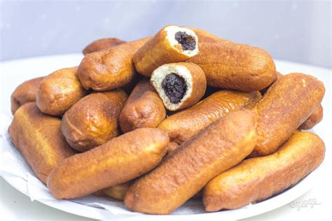 Smažené pirôžky na tanieri s kakaom