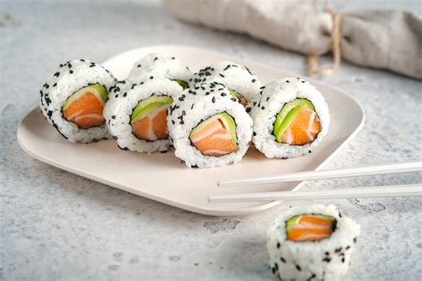 Obrátené maki sushi (Inside-out)